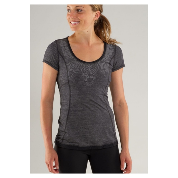 Lululemon Run: Silver Bullet Short Sleeve Tech - Heathered Black - Picture 3 of 11